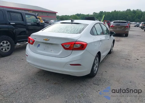 2017 Chevrolet Cruze Ls z USA, uszkodzony, nr VIN 1G1BC5SM4H7187378